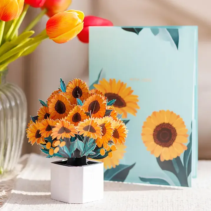 Tarjeta con mini ramo de flores de papel tridimensional