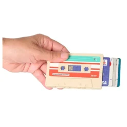Tarjetero original en forma de cassette