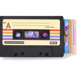 Tarjetero original en forma de cassette