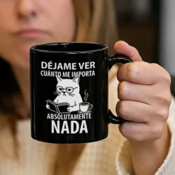 Taza con gato pasota: Déjame ver cuánto me importa