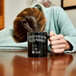 Taza con mensaje ¿Estás de buen humor por las mañanas?