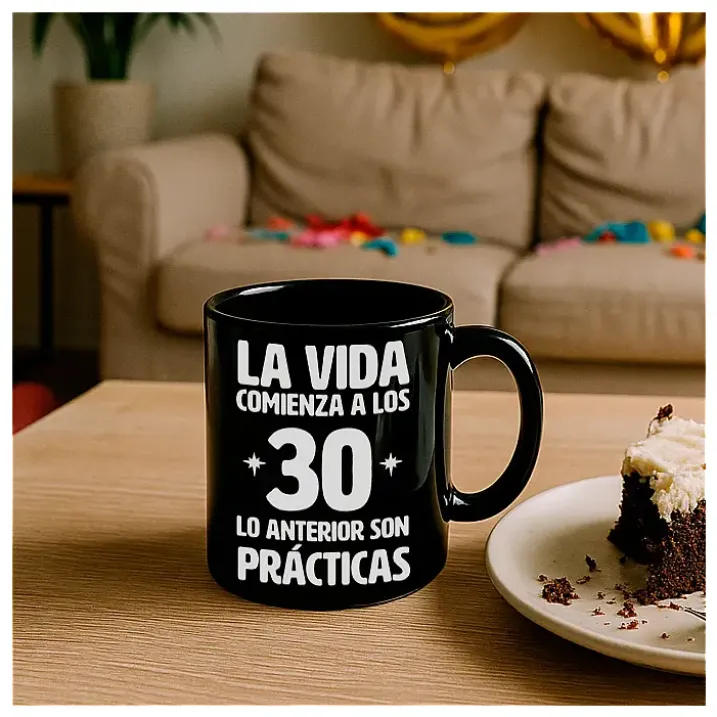 Taza con mensaje La vida comienza a los 30