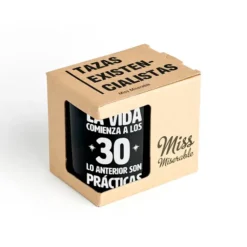 Taza con mensaje La vida comienza a los 30