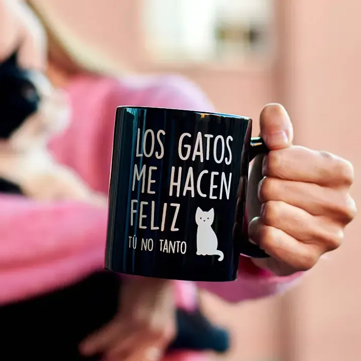 Taza con mensaje Los gatos me hacen feliz tú no tanto