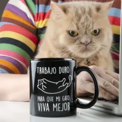 Taza con mensaje Trabajo duro...