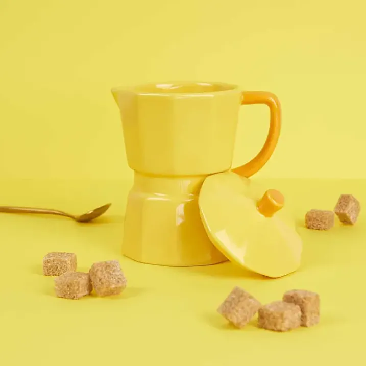 Taza con tapa en forma de cafetera italiana