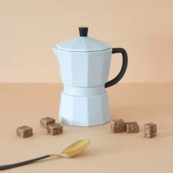 Taza con tapa en forma de cafetera italiana