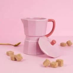 Taza con tapa en forma de cafetera italiana