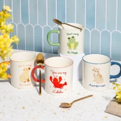 Taza de porcelana con animalito