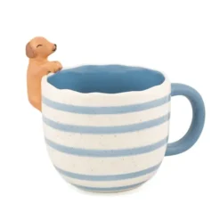 Taza original con animalito curioso