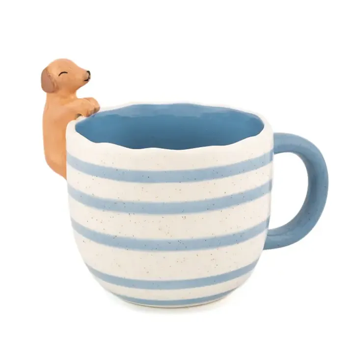 Taza original con animalito curioso