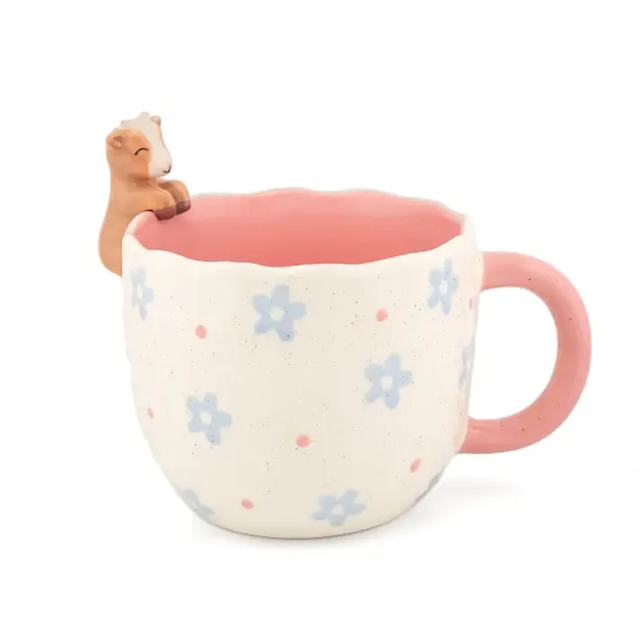 Taza original con animalito curioso