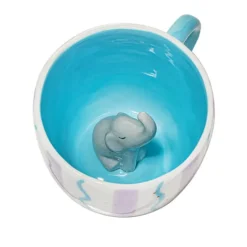 Taza original con animalito escondido