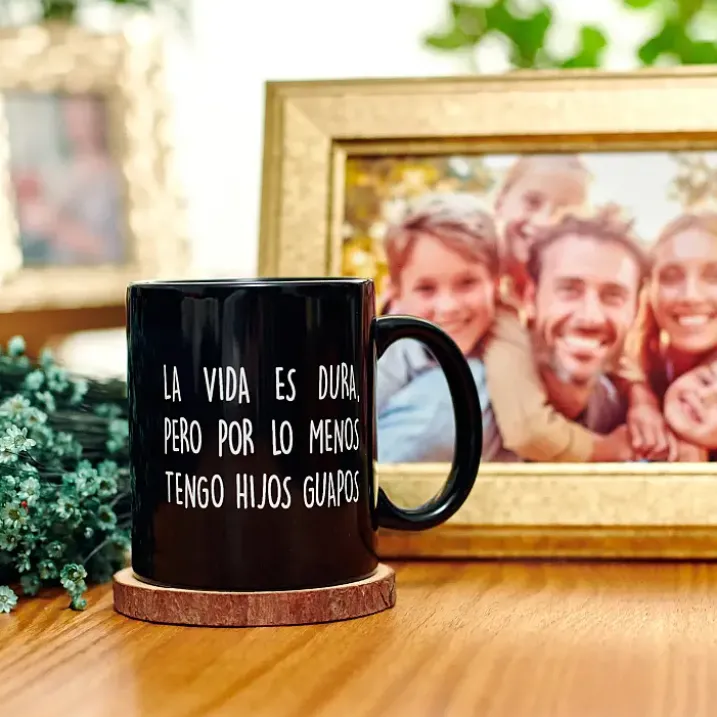 Taza para padres Por lo menos tengo hijos guapos
