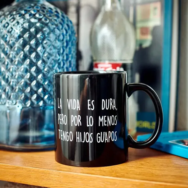 Taza para padres Por lo menos tengo hijos guapos