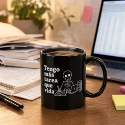 Taza Tengo más tarea que vida