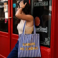 Tote bag de rayas con mensaje Vamos de cañas